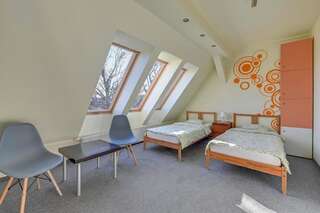 Хостелы Hostel George Сопот Двухместный номер с 2 отдельными кроватями и общей ванной комнатой-10